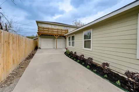 6603 1/2 Narcissus Street Houston TX 77087