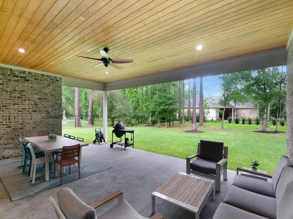 12118 S Tara Plantaton Drive Tomball TX 77375