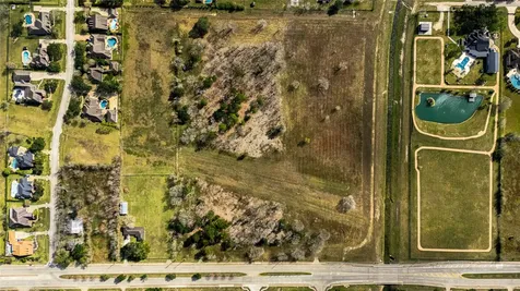000 Dixie Farm Road Pearland TX 77581