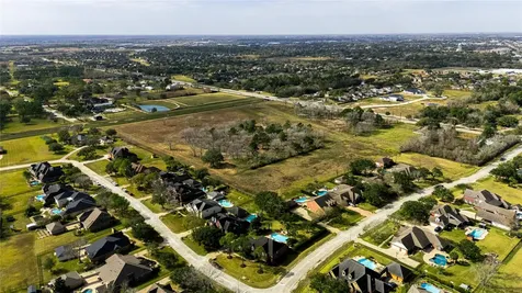000 Dixie Farm Road Pearland TX 77581