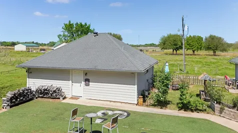 1152 Mcnutt Road Franklin TX 77856