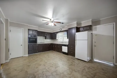 211 15th Street Hempstead TX 77445