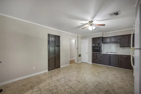 211 15th Street Hempstead TX 77445