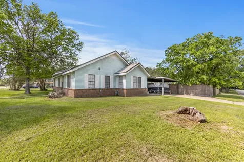 211 15th Street Hempstead TX 77445