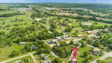 211 15th Street Hempstead TX 77445