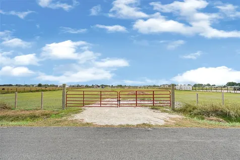 1813 County Road 610 Dayton TX 77535