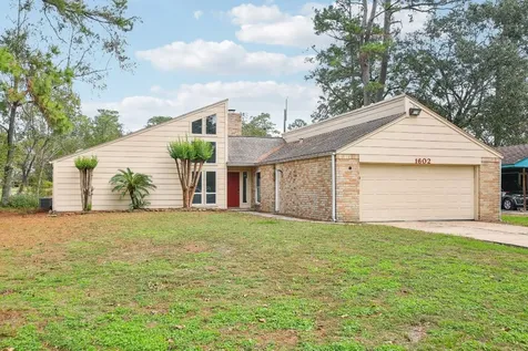 1602 Chestnut Ridge Road Kingwood TX 77339