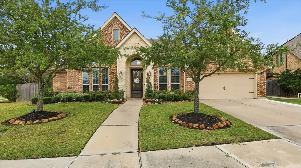 2501 Cedar Path Court Friendswood TX 77546