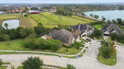 2501 Cedar Path Court Friendswood TX 77546