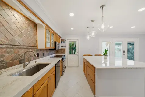 6452 Burgoyne Road 100 Houston TX 77057