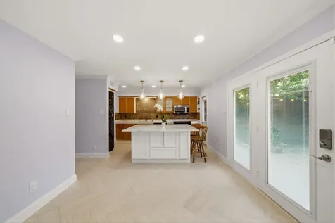 6452 Burgoyne Road 100 Houston TX 77057