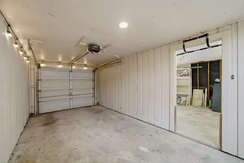 6452 Burgoyne Road 100 Houston TX 77057