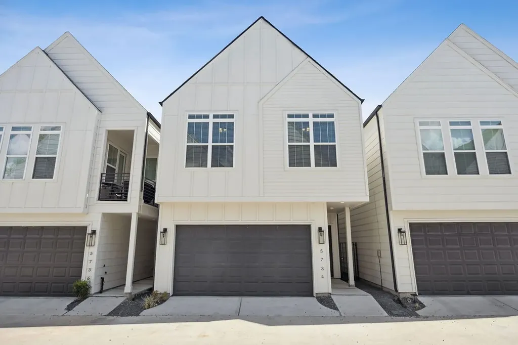 5734 White Magnolia Street Houston TX 77091