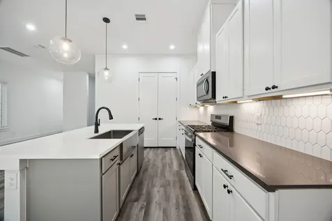 5734 White Magnolia Street Houston TX 77091