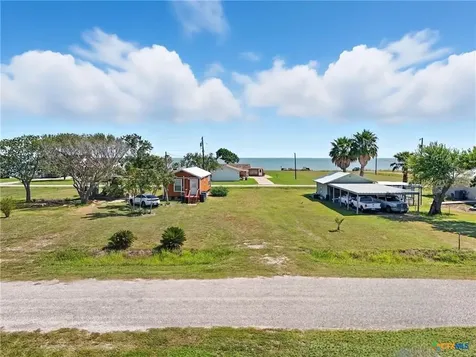 488 Alamo Beach Avenue Port Lavaca TX 77979