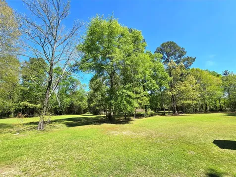 620 Easy Street Cleveland TX 77327