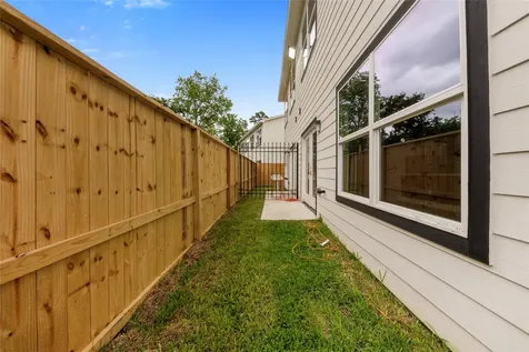 7117 Springdale Street B Houston TX 77028
