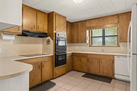 130 Elm Street Flatonia TX 78941