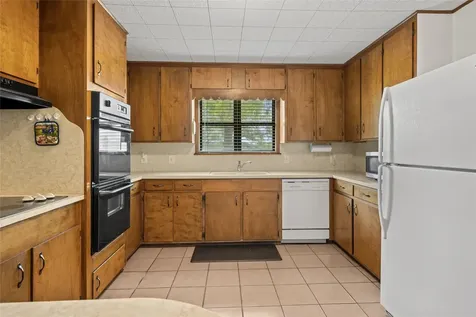 130 Elm Street Flatonia TX 78941