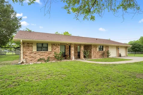 130 Elm Street Flatonia TX 78941