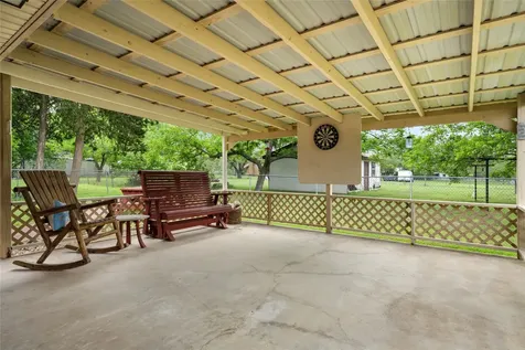 130 Elm Street Flatonia TX 78941