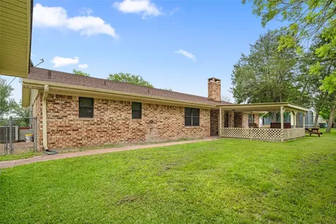 130 Elm Street Flatonia TX 78941