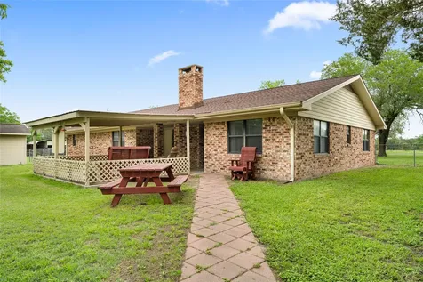 130 Elm Street Flatonia TX 78941