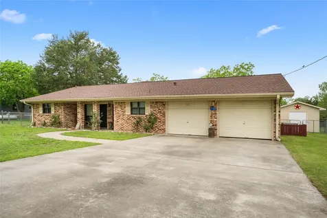 130 Elm Street Flatonia TX 78941