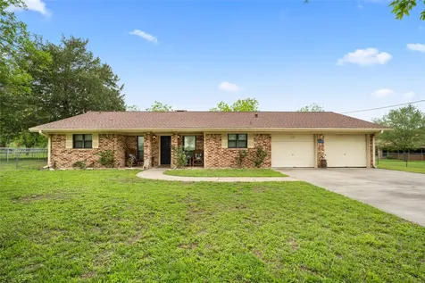 130 Elm Street Flatonia TX 78941