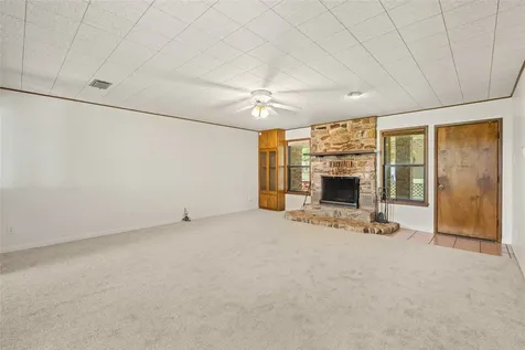 130 Elm Street Flatonia TX 78941