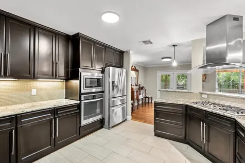 43 Hickory Oak Drive The Woodlands TX 77381
