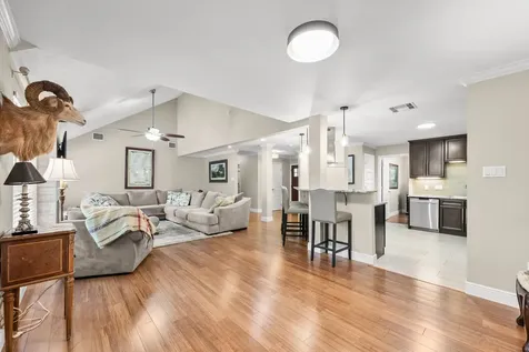 43 Hickory Oak Drive The Woodlands TX 77381