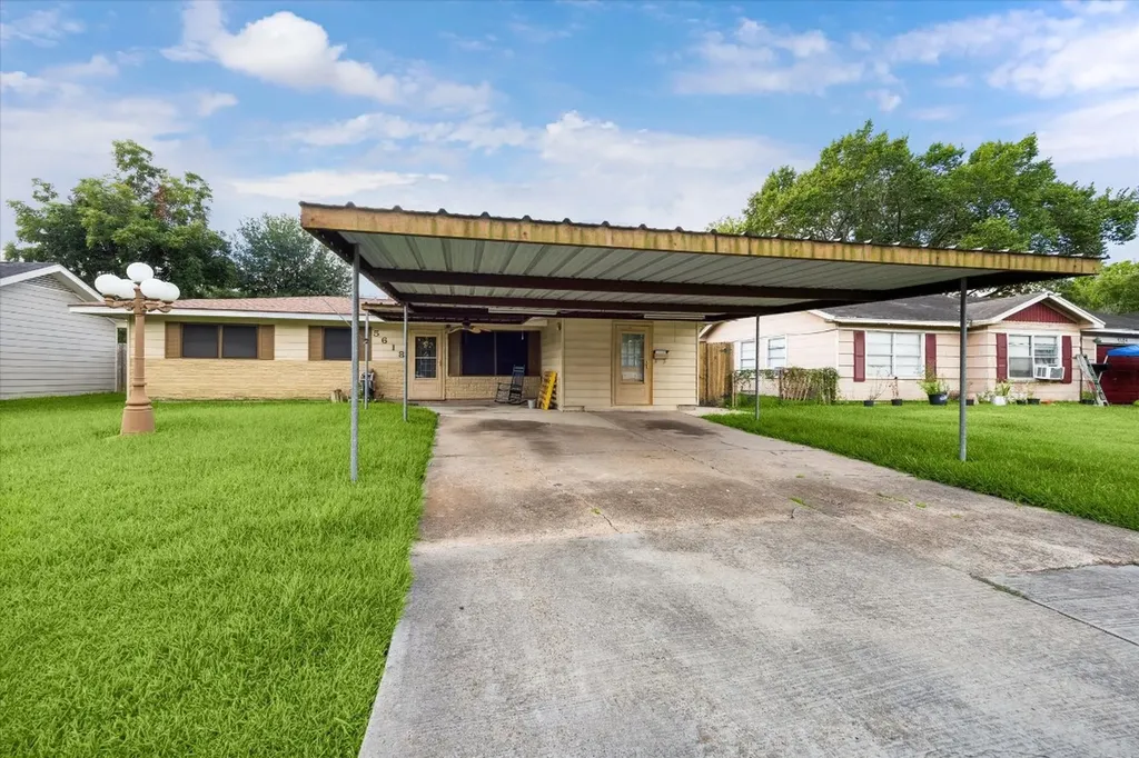 5618 Sweetbriar Street Houston TX 77017
