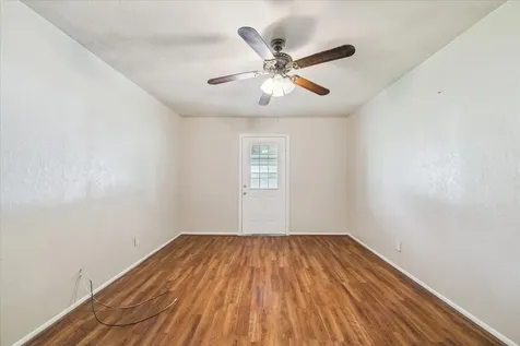 5618 Sweetbriar Street Houston TX 77017