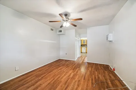5618 Sweetbriar Street Houston TX 77017