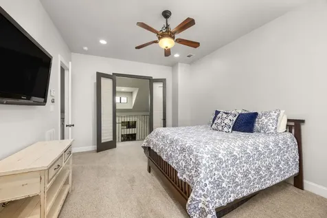 1604 White Street Houston TX 77007