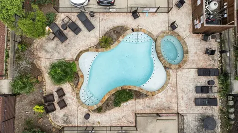 1604 White Street Houston TX 77007