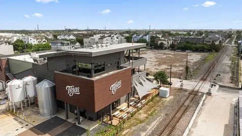1604 White Street Houston TX 77007