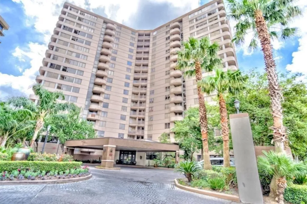 3525 Sage Road 403 Houston TX 77056