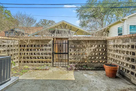 4410 T C Jester Boulevard 13 Houston TX 77018