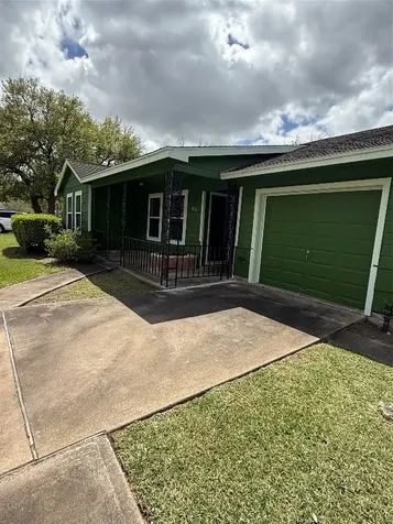 406 Gardenia Street Lake Jackson TX 77566