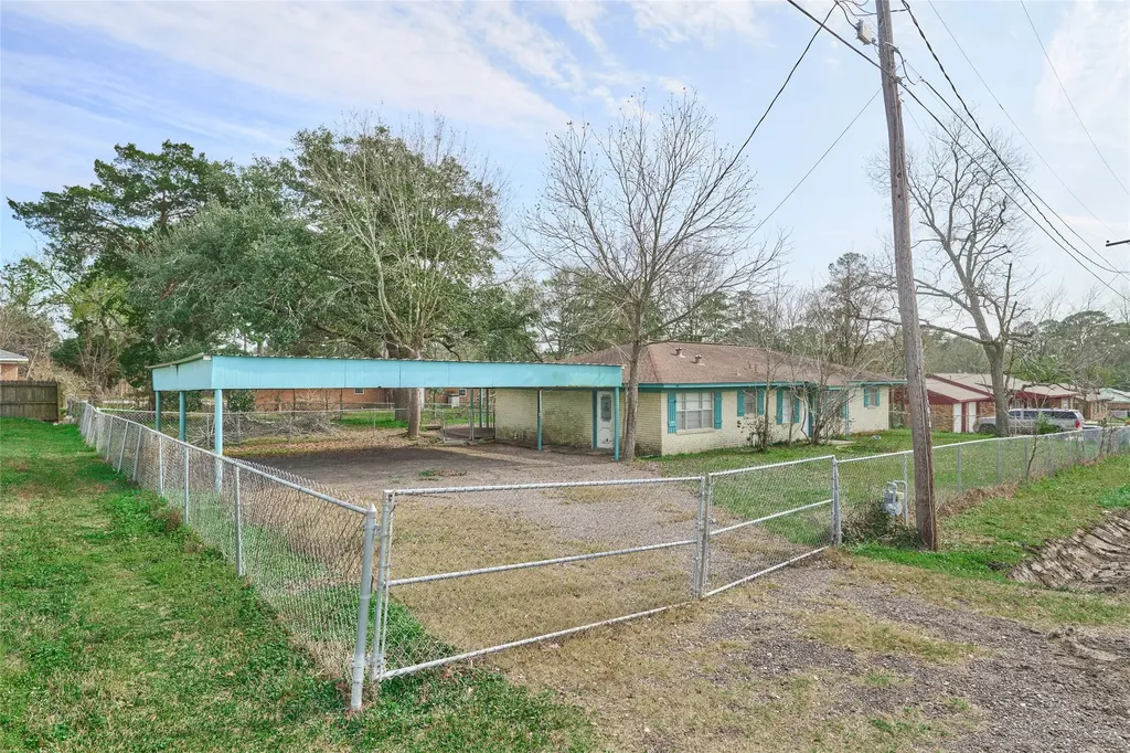 203 Paul Knox Street Huntsville TX 77320