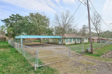 203 Paul Knox Street Huntsville TX 77320
