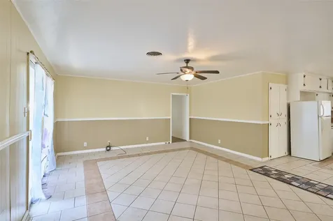203 Paul Knox Street Huntsville TX 77320