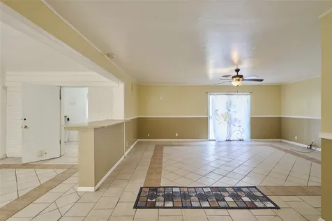 203 Paul Knox Street Huntsville TX 77320