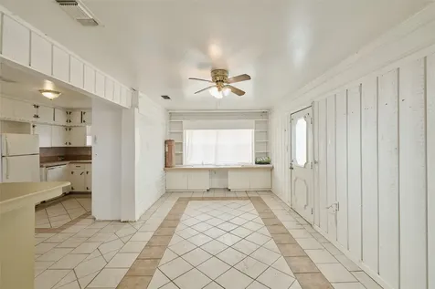 203 Paul Knox Street Huntsville TX 77320