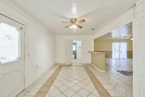 203 Paul Knox Street Huntsville TX 77320