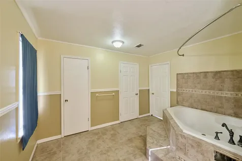 203 Paul Knox Street Huntsville TX 77320