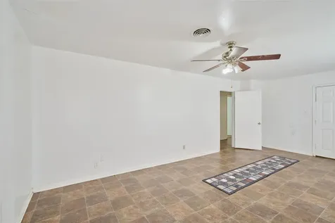 203 Paul Knox Street Huntsville TX 77320