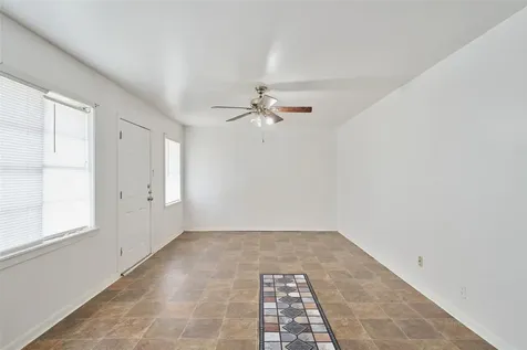 203 Paul Knox Street Huntsville TX 77320